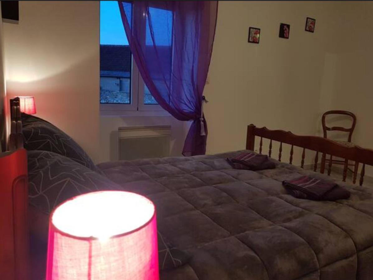 Appartement Avec Parking Gratuit Et Wifi Виерзон Екстериор снимка