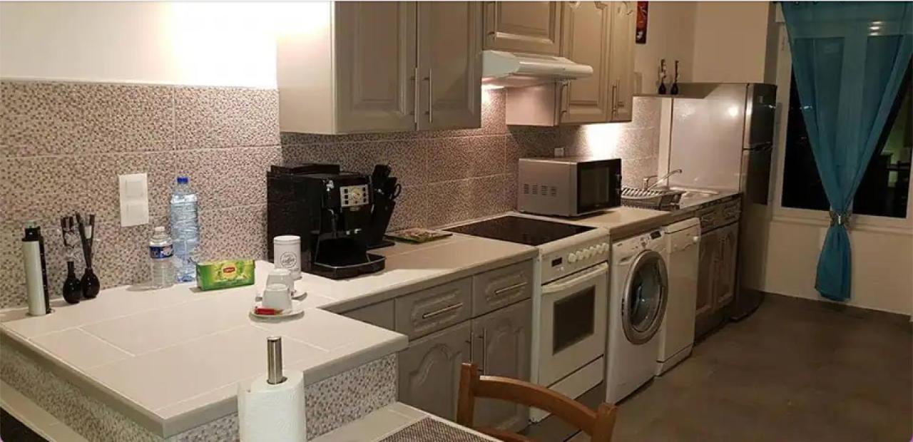 Appartement Avec Parking Gratuit Et Wifi Виерзон Екстериор снимка