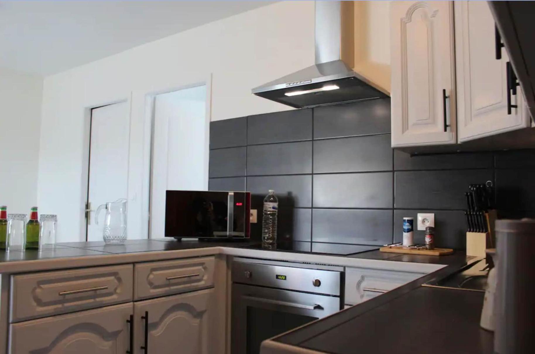 Appartement Avec Parking Gratuit Et Wifi Виерзон Екстериор снимка